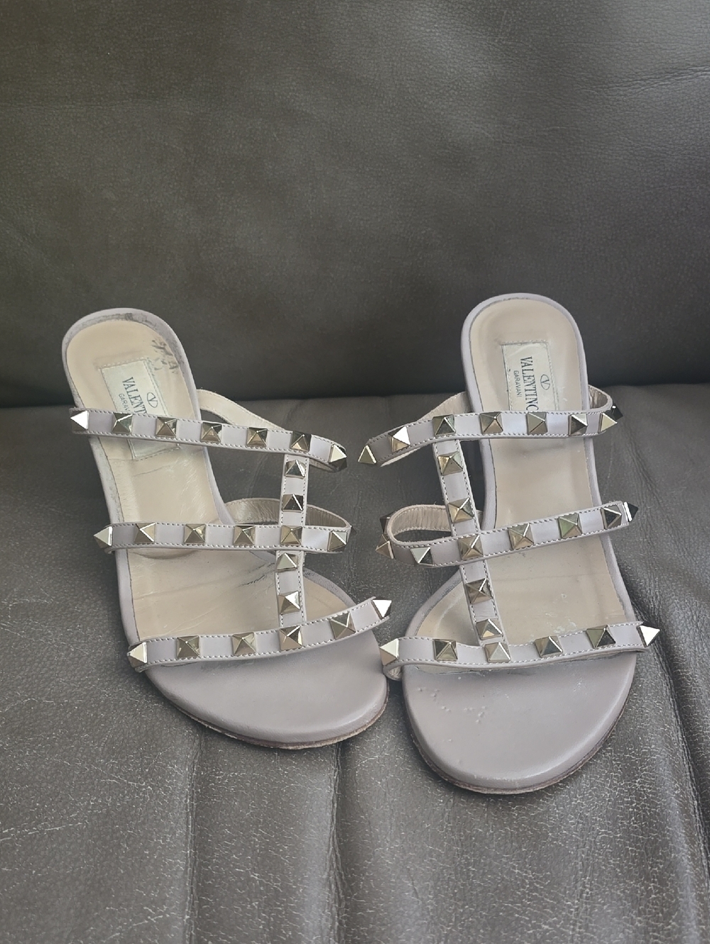 Valentino Garavani Beige Rockstud Triple-Strap Slide Mules